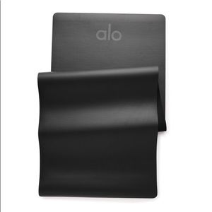 Alo Yoga Warrior Mat